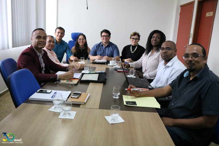 Reitor da UNIFAP recebe representantes da Guiana Francesa para projetos de intercâmbio