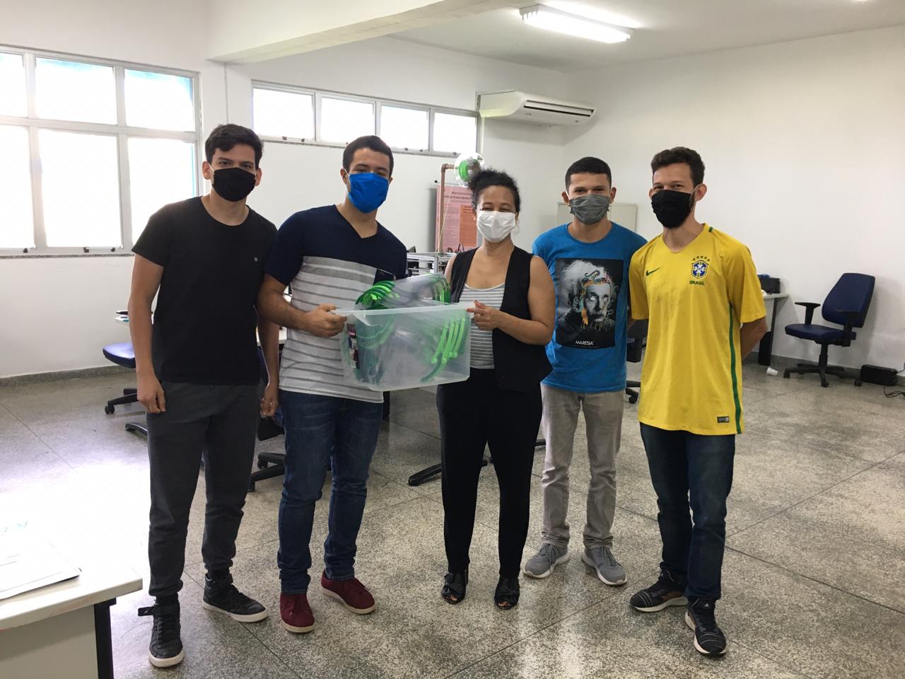Comissão da UNIFAP segue na produção de protetores faciais para a saúde do Amapá