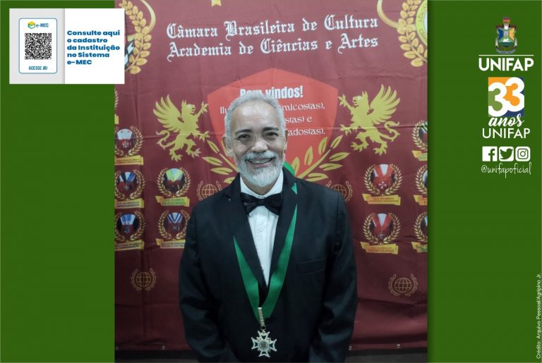Professor do curso de Educação Física recebe a Cruz do Mérito da Educação da Amazônia